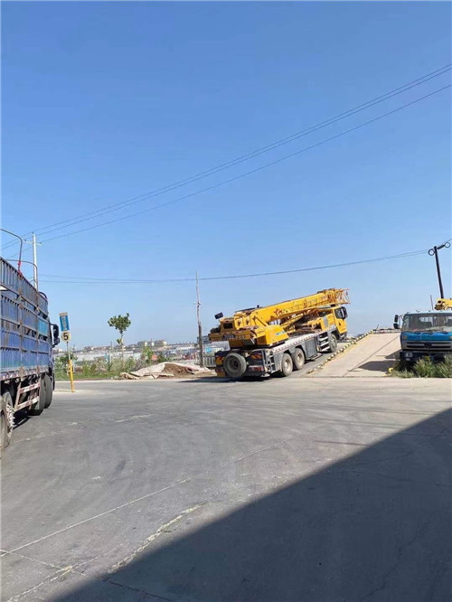 城中区25吨吊车的租赁价格大概是多少？