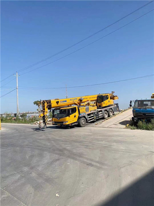 城中区吊车作业时，可能会产生哪些额外收费项目？